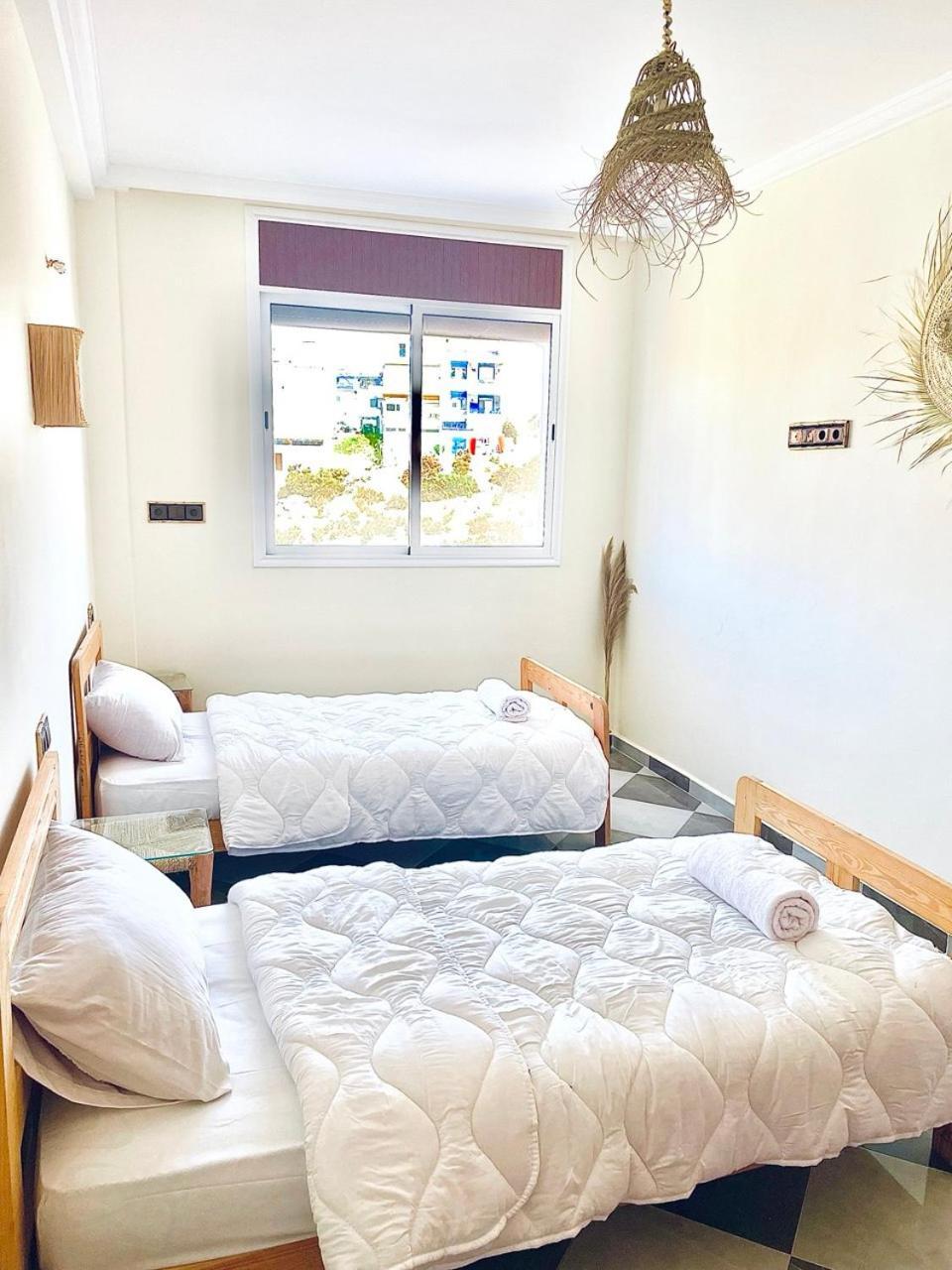 Waveside Hostel Tamraght Eksteriør billede