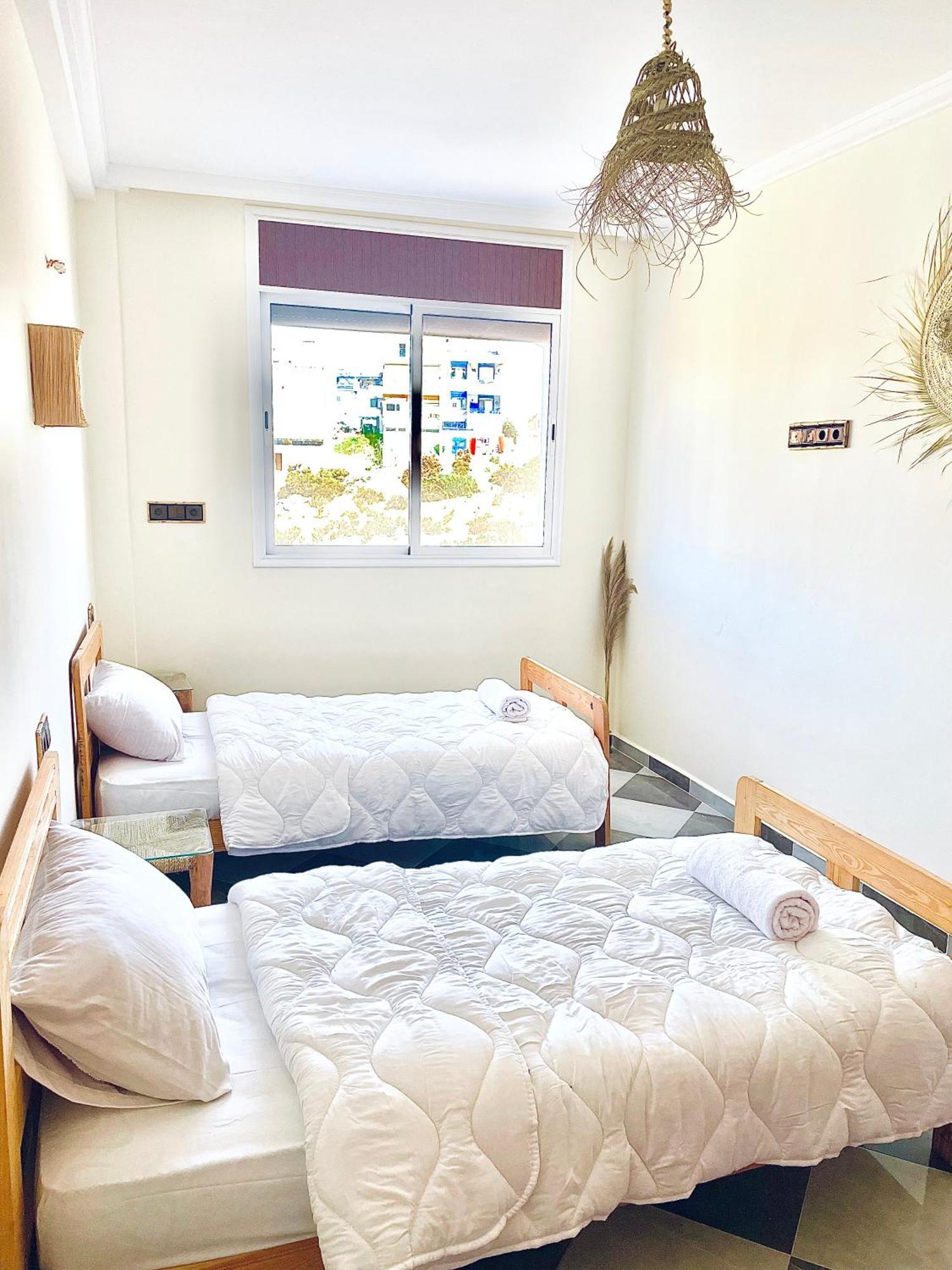 Waveside Hostel Tamraght Eksteriør billede